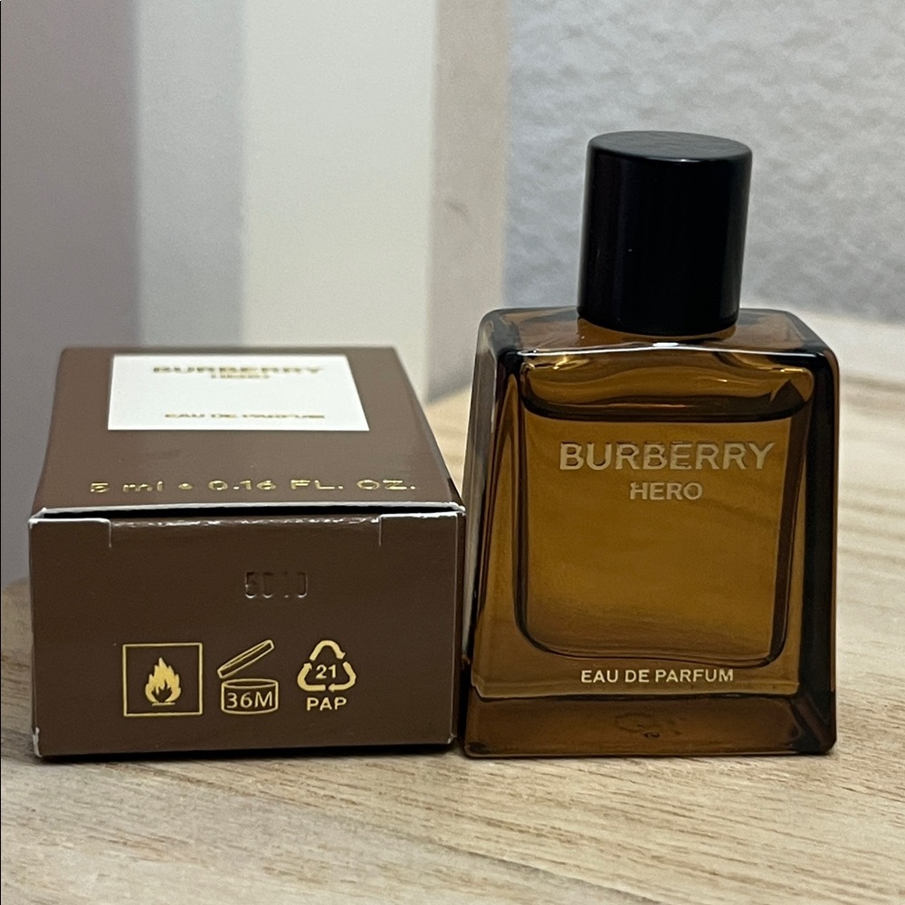 Burberry Hero Eau De Parfum-NIB - Picture 3 of 5